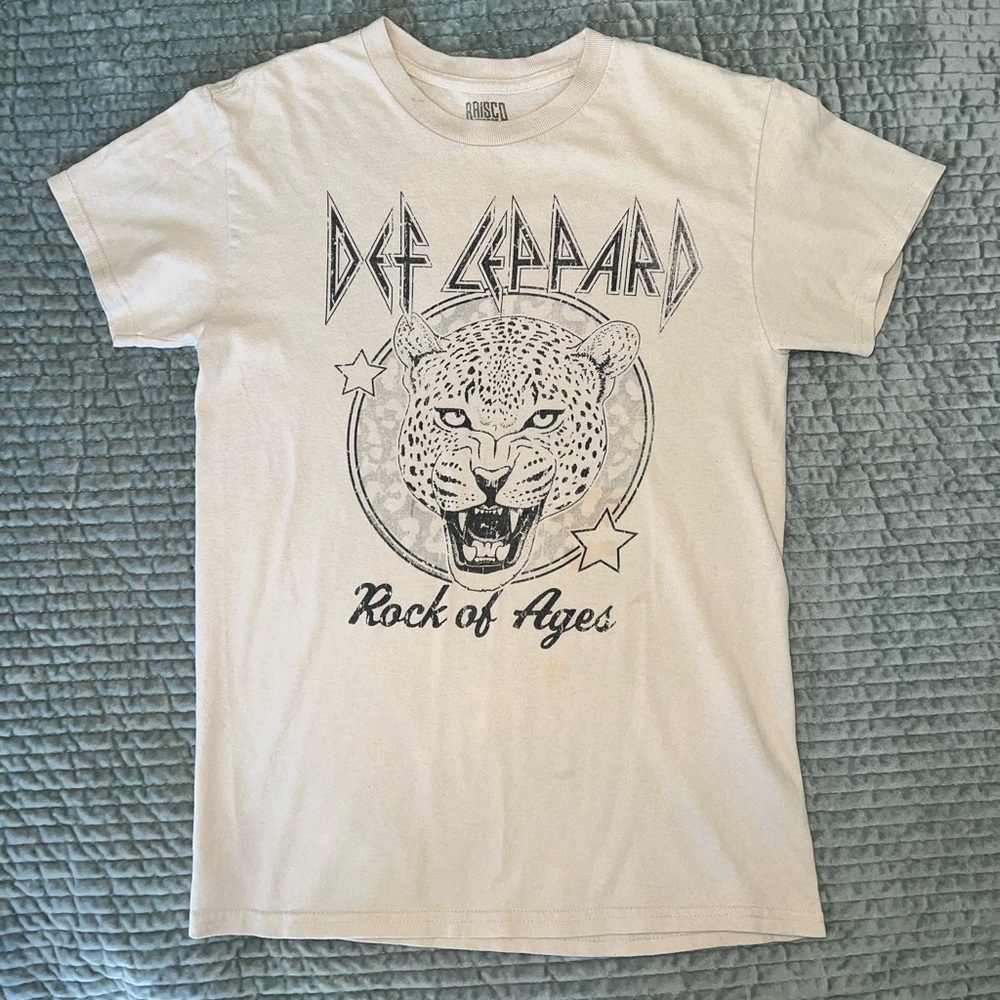 Def Leppard Rock of Ages Graphic T-Shirt / Women XS size / Beige color